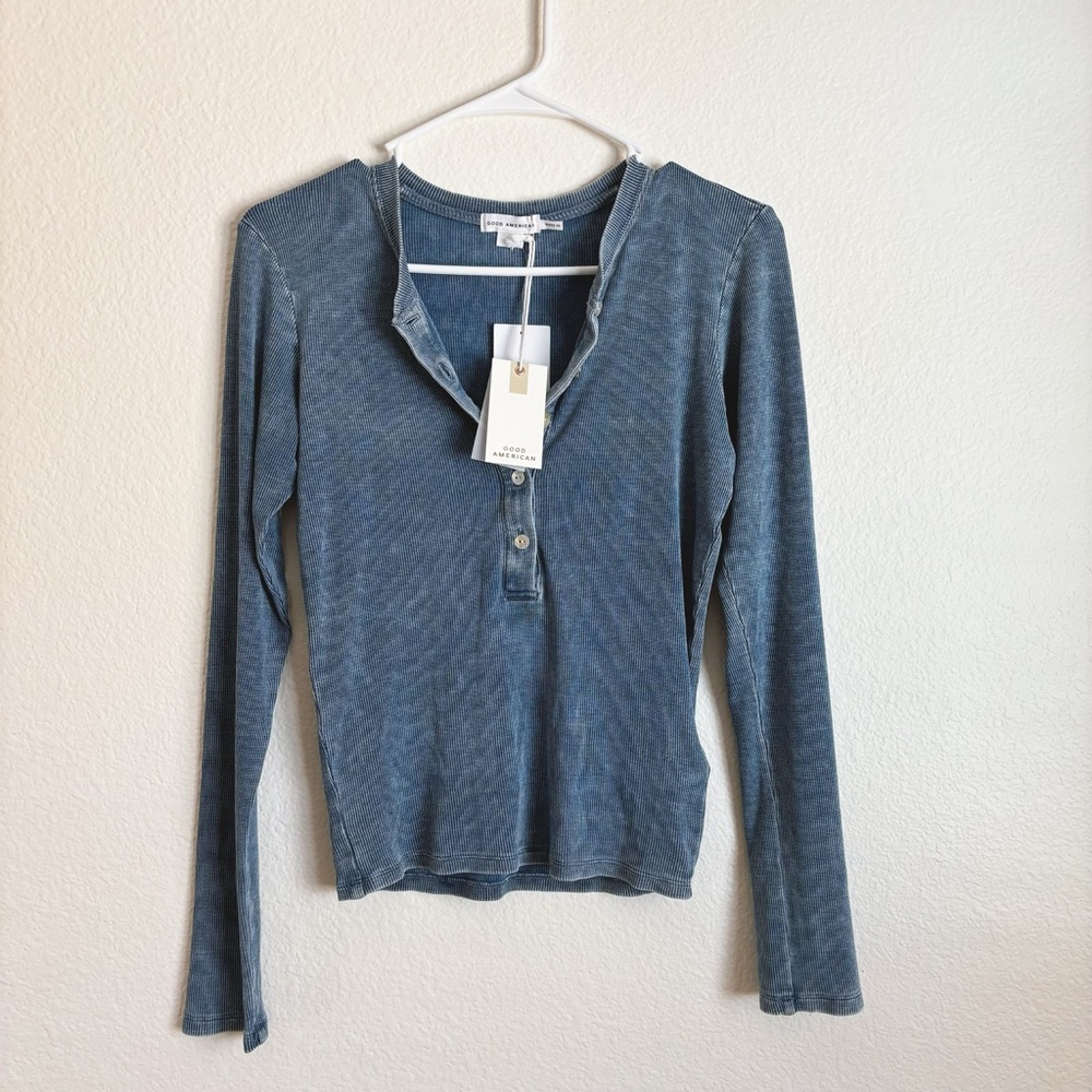 Good American- JEANIUS FITTED HENLEY